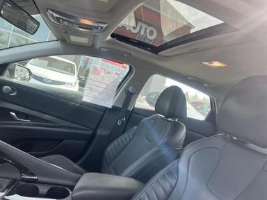 Hyundai Elantra 2022 - Thumbnail 11