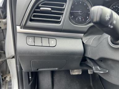 Hyundai Elantra 2020 - Thumbnail 16