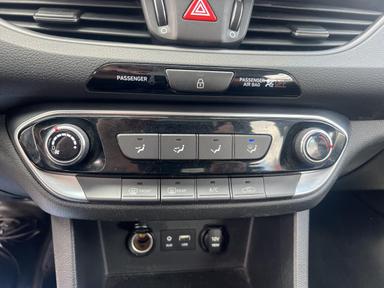 Hyundai Elantra GT 2019 - Thumbnail 19