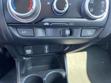 Honda Fit 2018 - Thumbnail 23