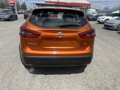 Nissan Qashqai 2021 - Thumbnail 4