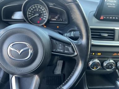 Mazda Mazda3 2018 - Thumbnail 18