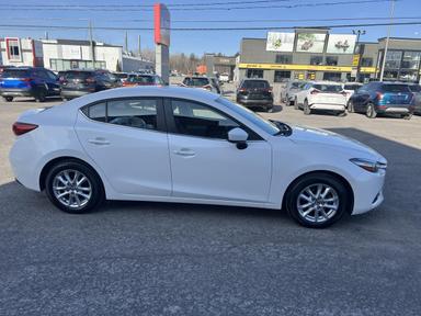 Mazda Mazda3 2018 - Thumbnail 8