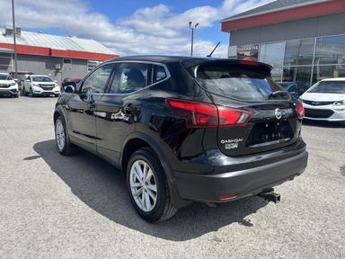 Nissan Qashqai 2018 - Thumbnail 3