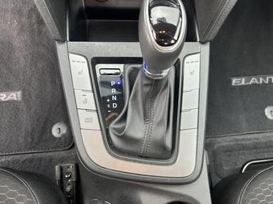 Hyundai Elantra 2019 - Thumbnail 19