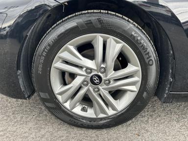 Hyundai Elantra 2019 - Thumbnail 9