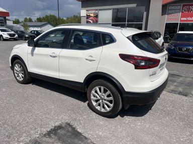 Nissan Qashqai 2022 - Thumbnail 2