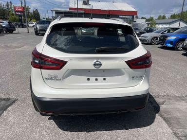 Nissan Qashqai 2022 - Thumbnail 3