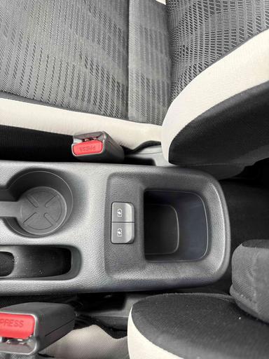 Nissan Versa 2021 - Thumbnail 21