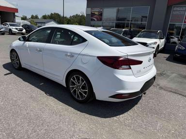 Hyundai Elantra 2020 - Thumbnail 3