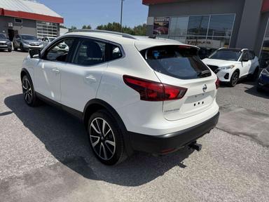 Nissan Qashqai 2017 - Thumbnail 3