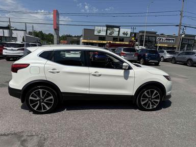 Nissan Qashqai 2017 - Thumbnail 6