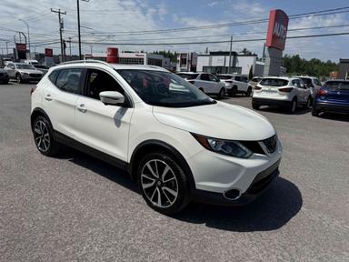 Nissan Qashqai 2017 - Thumbnail 8
