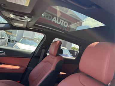 Kia Sportage 2023 - Thumbnail 14