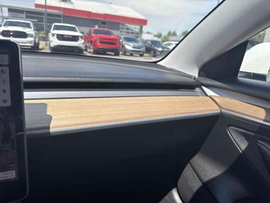 Tesla Model 3 2022 - Thumbnail 23