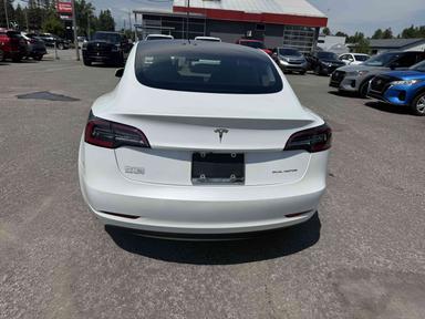Tesla Model 3 2022 - Thumbnail 4