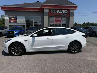 Tesla Model 3 2022 - Thumbnail 1