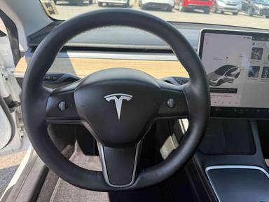 Tesla Model 3 2022 - Thumbnail 14