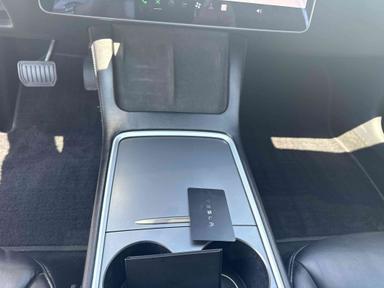 Tesla Model 3 2022 - Thumbnail 18