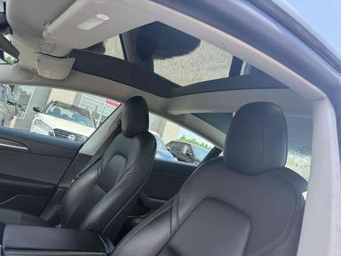 Tesla Model 3 2022 - Thumbnail 11