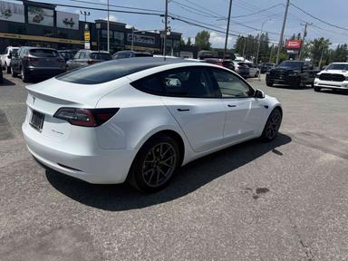 Tesla Model 3 2022 - Thumbnail 5